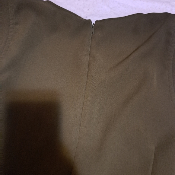 3/$15 Forever  21 Olive Green Jumpsuit size medium - Picture 5 of 6